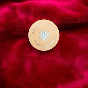 Banana setting powder ** bellapierre